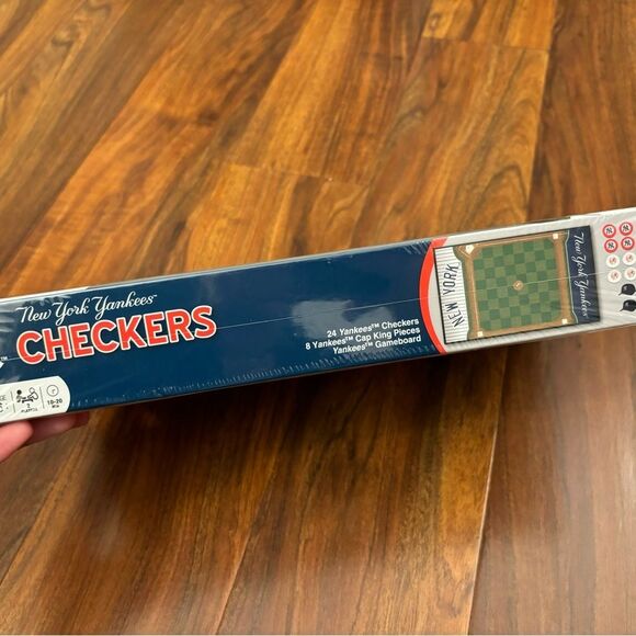 New York Yankees Checkers Family Game NWT Unopened - Picture 4 of 4